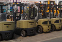 北京倉儲公司新建倉庫定購 尤恩叉車到車現場